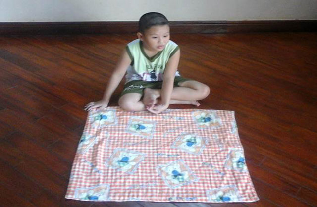 Bước 1 Trải mền ra