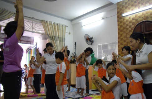 Chương trình hỗ trợ vận động và phát triển giao tiếp cho trẻ khó khăn về thể chất